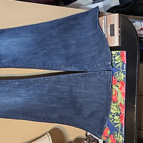 Judy Blue Super Flare Jeans - Picture 4 of 12